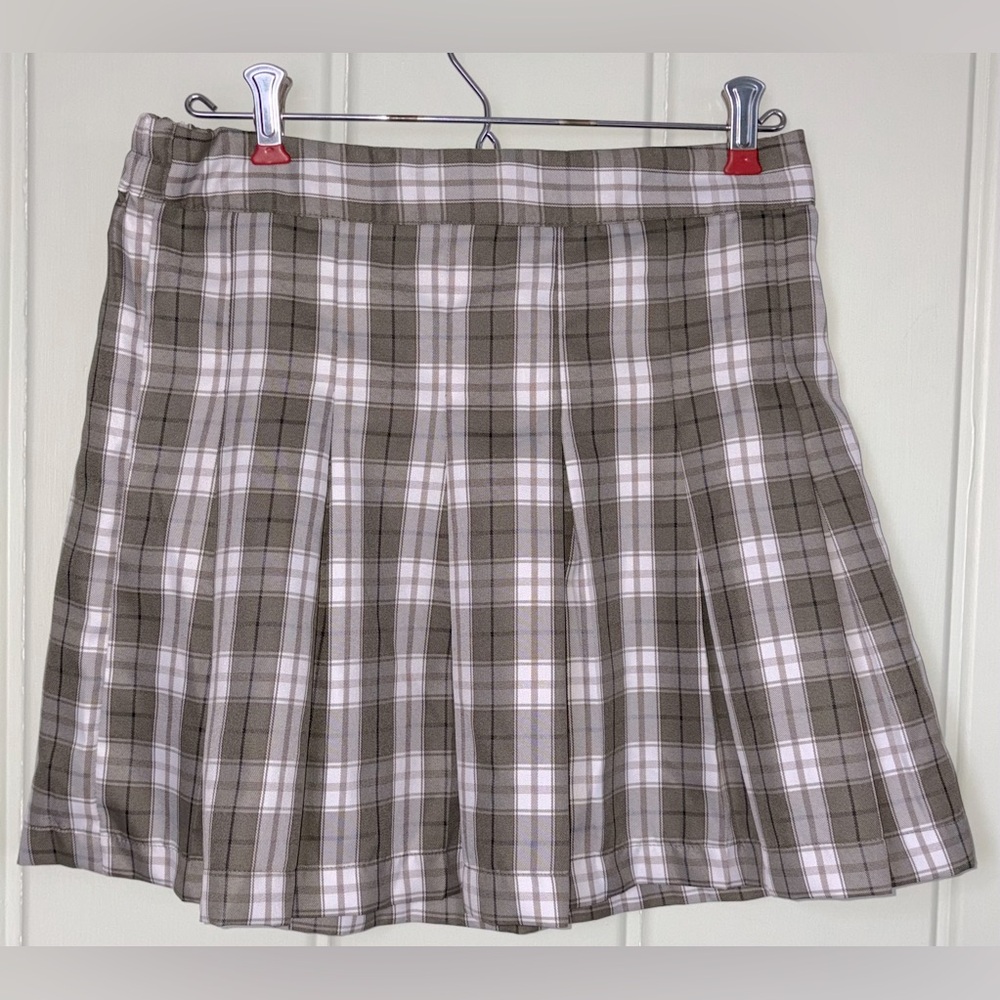 Plaid Junior Girl’s Skirt in Olive Green and Gray size M